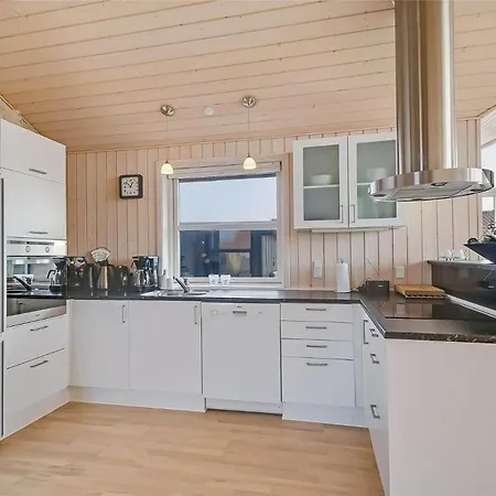 198-harboore-vejlby-klit-209 *